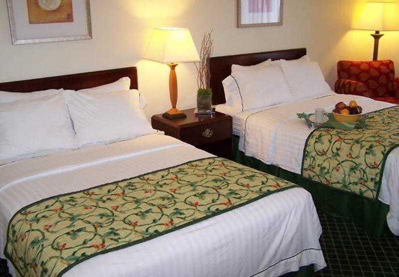 Hotel Fairfield And Memphis 3*